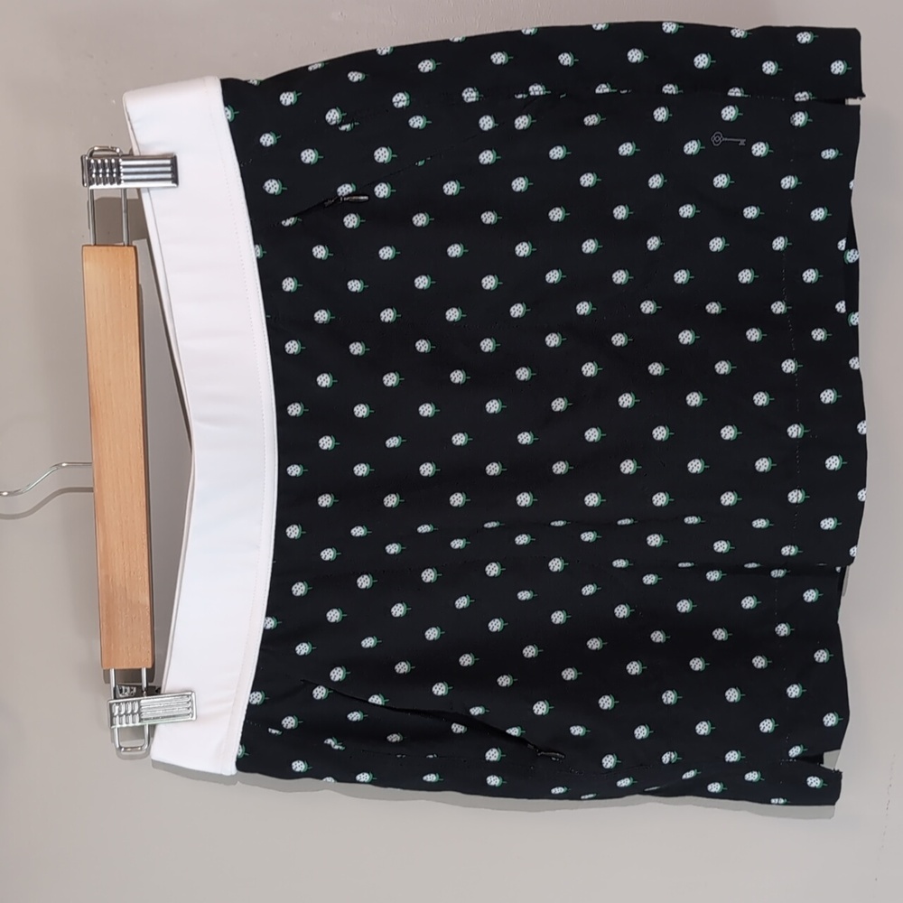 NWOT Belyn Key Black and White Athletic Golf Tennis Skort Berry Print